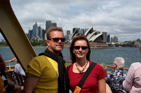 Wir vor der Oper in Sydney